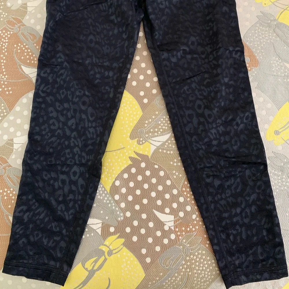 Victoria’s Secret -Sheer- Leopard Athletic Size Medium - Picture 3 of 8